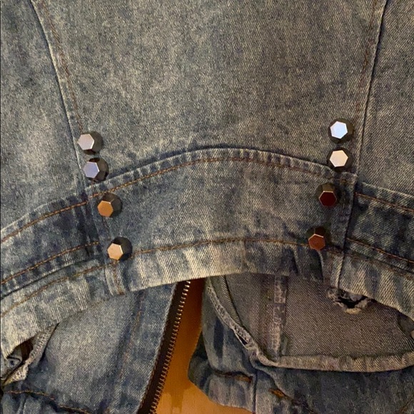 Woman’s Jean, Zip-Up Vest! - Picture 6 of 6